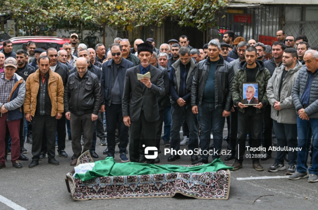 Əməkdar artist Vahid Əliyev dəfn edilib