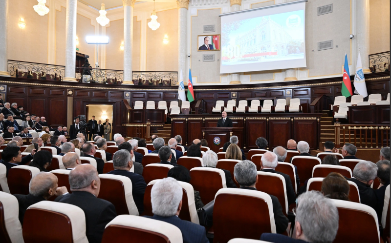 İlham Əliyev AMEA-nın 80 illik yubileyinə həsr olunmuş yığıncaqda çıxış edib