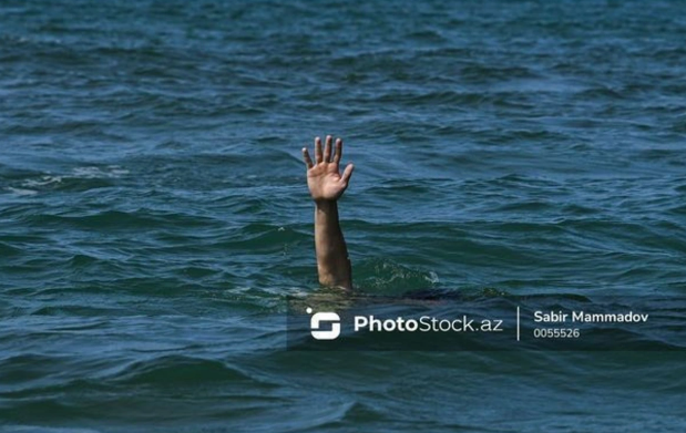 Suda boğulma zamanı zərərçəkənə İLK TİBBİ YARDIM