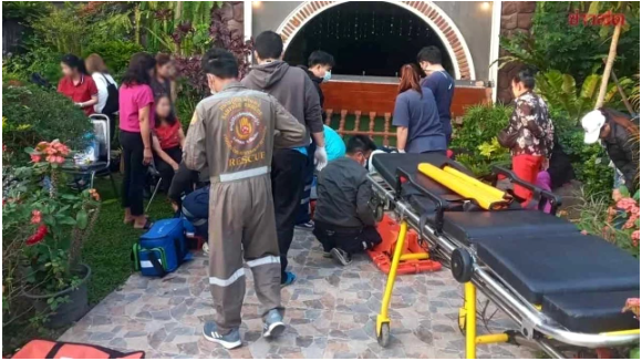 Selfi çəkdirən 13 qadının dayandığı eyvan çökdü - FOTO/VİDEO