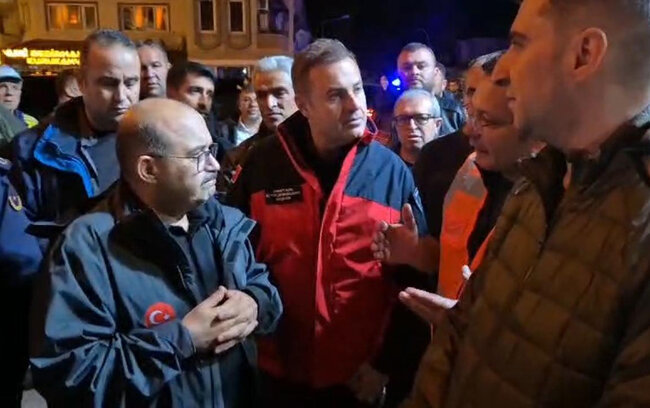 Türkiyədəki zəlzələdə yaralananların sayı açıqlandı