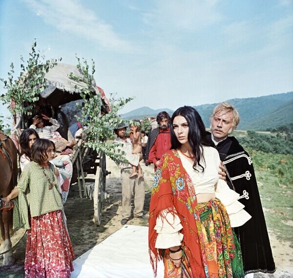 Evli kişilər 1 günlük subay olur - Xalqların qəribə və maraqlı adətləri