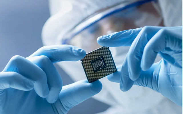 Çində yeni çip məlumat ötürülməsini saniyələrə endirəcək