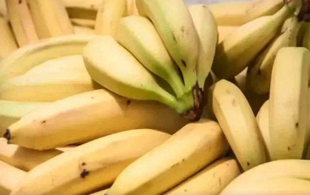 Yaşıl bananları tez bir zamanda yetişdirməyin YOLU