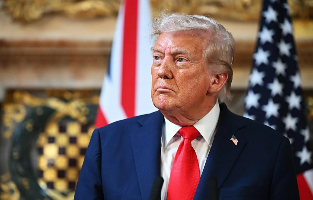 Tramp Hörmüz boğazını blokadaya almağı əmr etdi