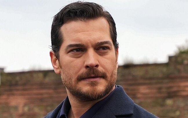 Çağatay bu ölkənin vətəndaşlığını aldı