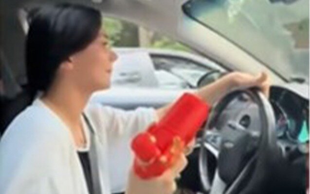 Tanınmış tiktoker qaydaları yenidən pozdu - Video