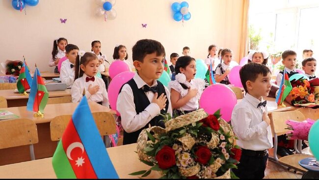 Nəhayət məktəblər açıldı - FOTO - VİDEOREPORTAJ