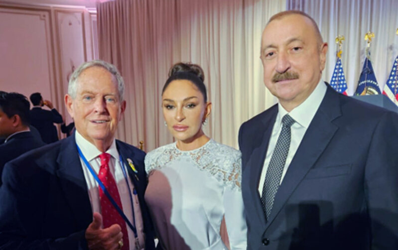 Prezidentlə xanımı rəsmi qəbulda - Fotolar