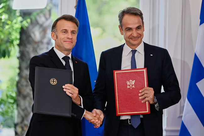 Yunanıstan və Fransa strateji müdafiə tərəfdaşlığı sazişinin müddətini uzadıblar
