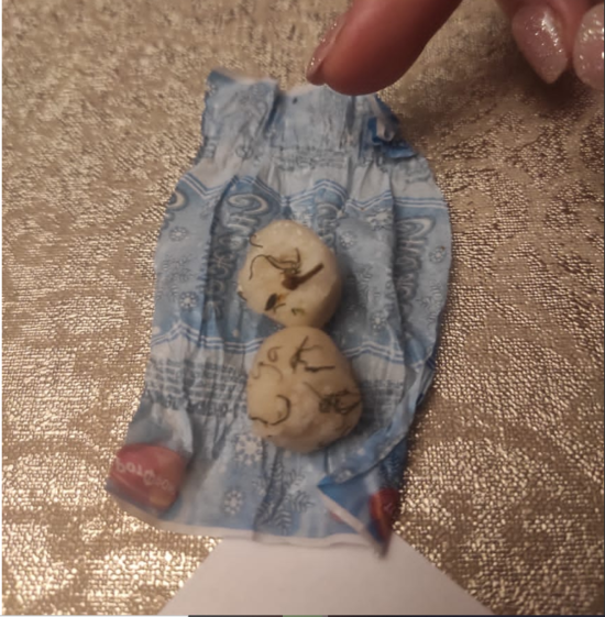 Məktəbdə konfet adı ilə şagirdlərə narkotik paylanılır? - Foto - YENİLƏNİB