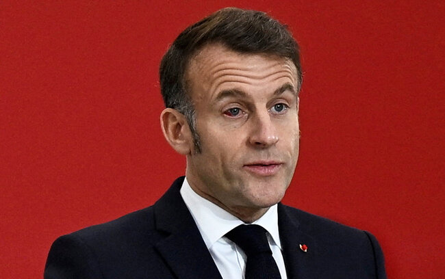 Makronun gözü qızardı, xanımından şübhələndilər