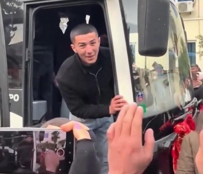 Əsgərliyə gedən gəncdən atasına səmimi ETİRAF - VİDEO