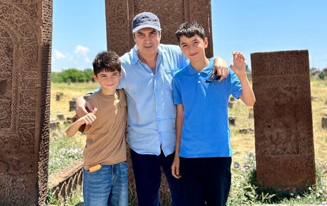 "Polat Alemdar" oğulları ilə - Fotolar