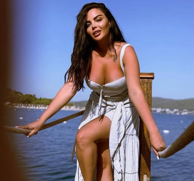 Azərbaycanlı müğənni milyonçuya ƏRƏ GEDİR