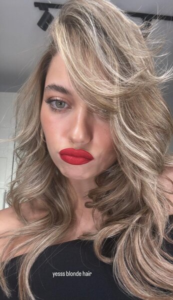 Aktrisa Afra Saraçoğlu imicini dəyişdi - FOTO