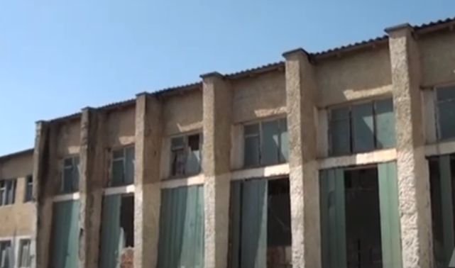 Şagirdlər bu məktəbdə ölümlə üz-üzə: Onların həyatını təhlükəyə atan nədir ? - VİDEO