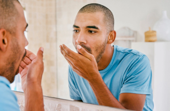 Ağız qoxusunun səbəbləri açıqlandı