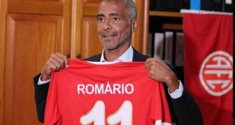 Əfsanəvi futbolçu karyerasını bərpa etdi