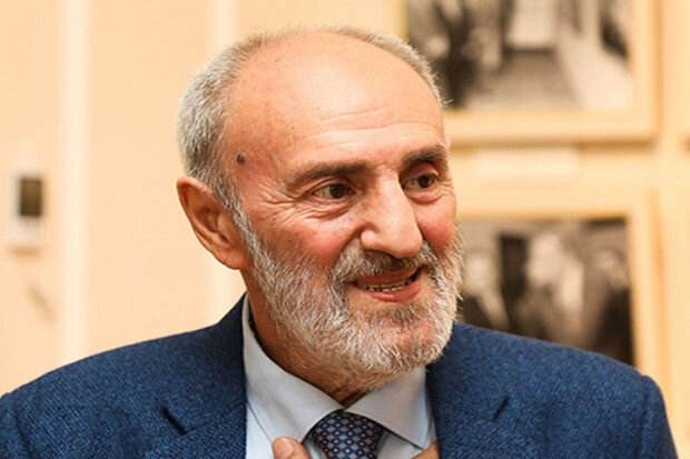 Akif İslamzadə bahalaşmada xalqı günahlandırdı: "Zibilliklər çörəklə doludur"