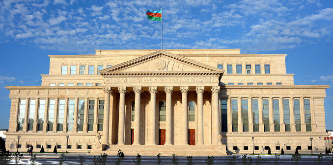 Elmi-məsləhət şurasının iclasında ad-hoc üzv kimi iştirak etmək istəyən hüquqşünaslara müraciət