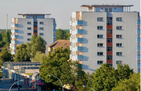 Almaniyanın bir şəhəri yeni sakinlərinə pulsuz mənzil verir