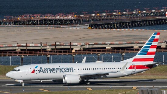 "American Airlines" yüzlərlə reysi ləğv etdi