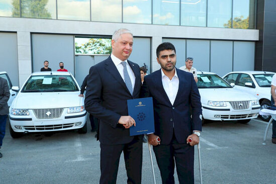 Amin Musayevə avtomobil verildi – FOTO