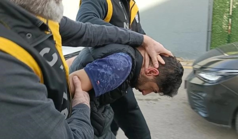 Ailəsini qətlə yetirən şəxs: "Atam mənimlə ögey övlad kimi davranırdı"