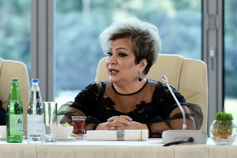 Afaq Bəşirqızıdan SƏRT SÖZLƏR: "Artıq-əskik sözlər yazma, rədd ol, get teatrdan"