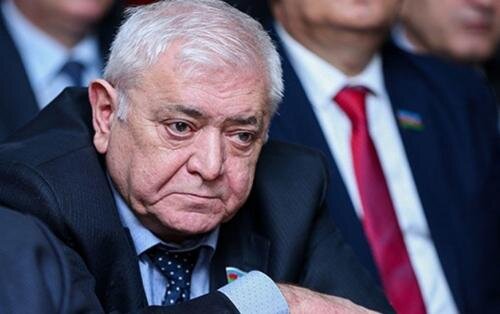 Deputat şikayətləndi: "Qəzetlər can verib, kitab oxuyan yoxdur"