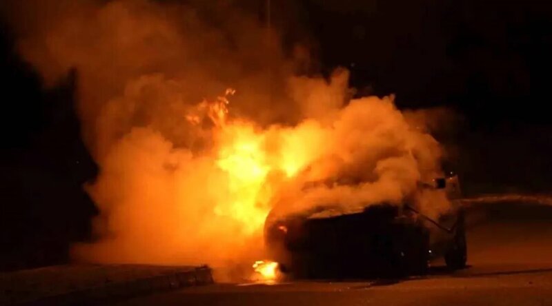 Saatlar əvvəl təhvil aldığı avtomobil külə döndü