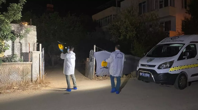 Hində toyuqlarına yem verən gənc naməlum səbəbdən həyatını itirdi