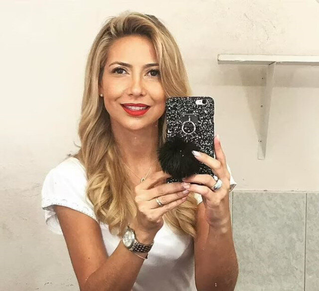 Keçmiş prezident arvadını görün NƏ HALA SALDI - FOTOLAR