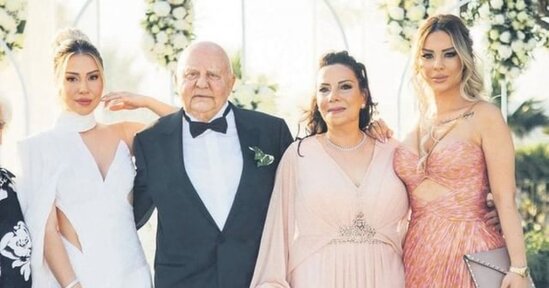 Özündən 42 yaş kiçik sevgilisi ilə evləndi