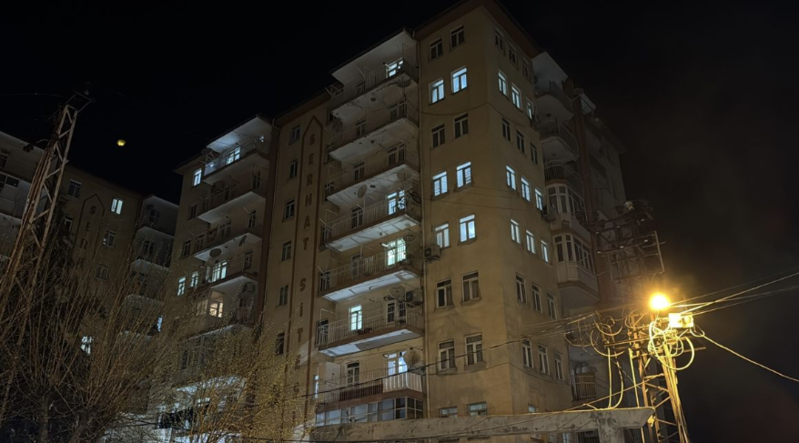 Arvadı ilə qızını güllələdi, çayını içəndən sonra təslim oldu - VİDEO