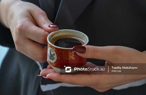 Niyə oyandıqdan dərhal sonra qəhvə içmək olmaz? - Həkimdən xəbərdarlıq