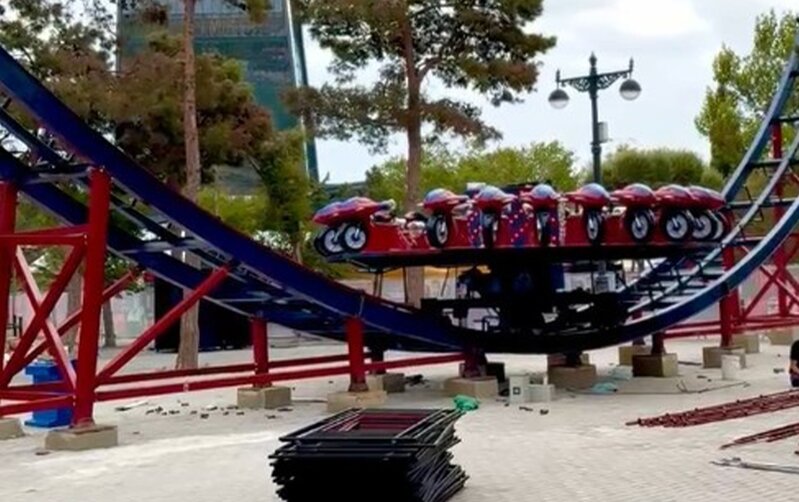 Bakı bulvarında yeni attraksionlar quraşdırılır - Video