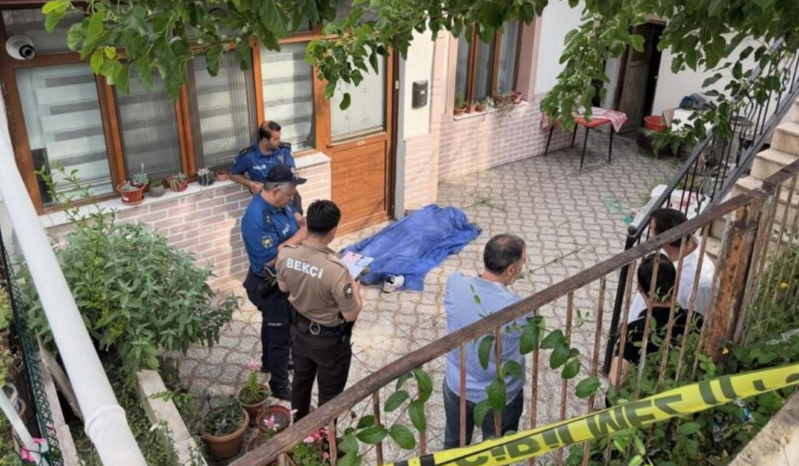 60 yaşlı kişi həyətində ölü tapıldı