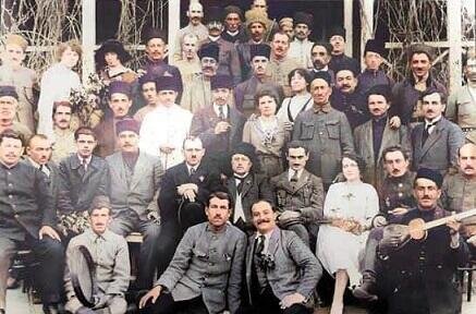 1919, 28 may: tarixi fotoda kimlər var?