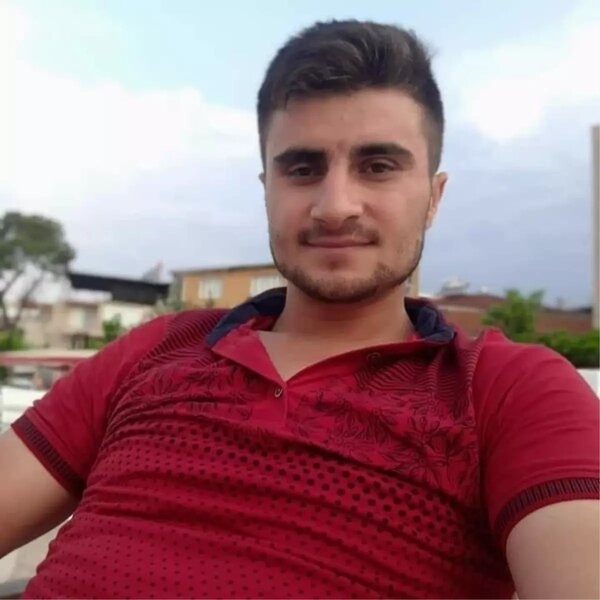 Gənc oğlan balkondan yıxılaraq öldü