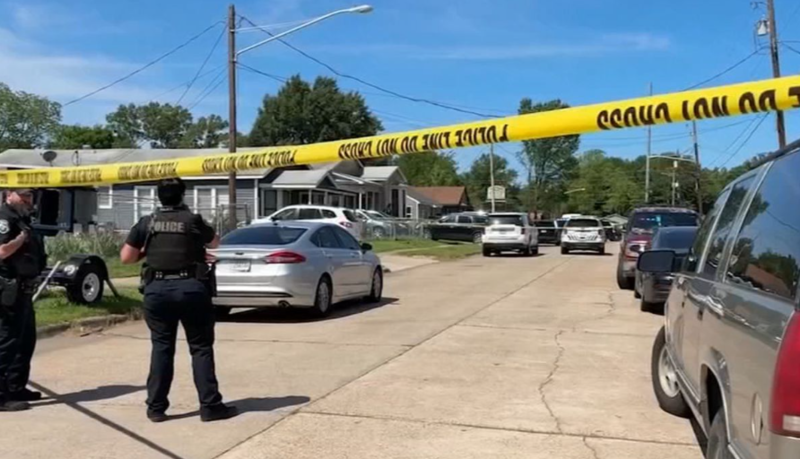 Qan donduran ailə qətliamı! 8 uşağı silahla vuraraq öldürdü - VİDEO