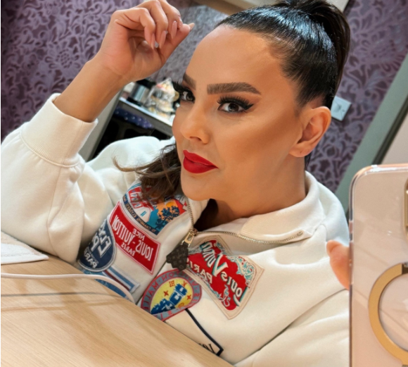 Ebru Gündeşin imic dəyişikliyi sosial mediyada müzakirə mövzusuna çevrildi