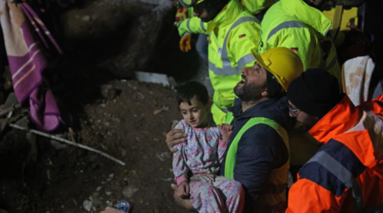 Azərbaycan axtarış-xilasetmə qrupları dağıntılar altında qalan 37 nəfəri xilas edib