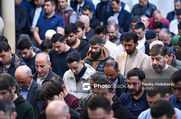 Bakıda bayram namazı qılınıb