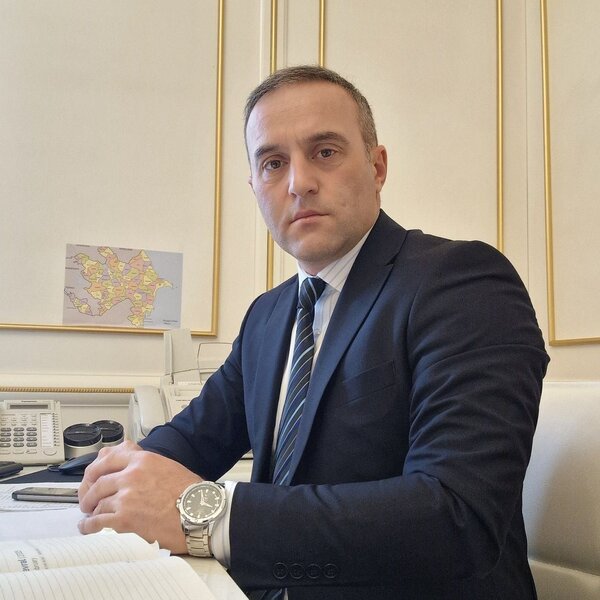 İcra başçısı köməkçisini işdən çıxarıb şəhərə "mer" təyin etdi (FOTO)