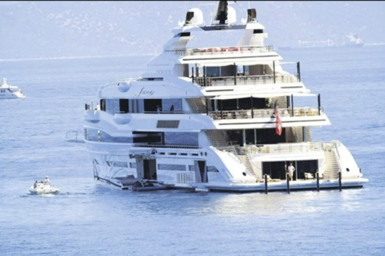 Bil Qeytsin qızı Bodrumda istirahətdədir