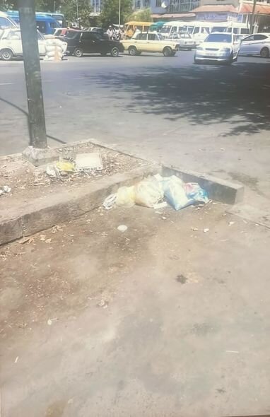 Ağdaşda tullantıları urnalardan kənara atan şəxslər barəsində protokol tərtib olundu - FOTO