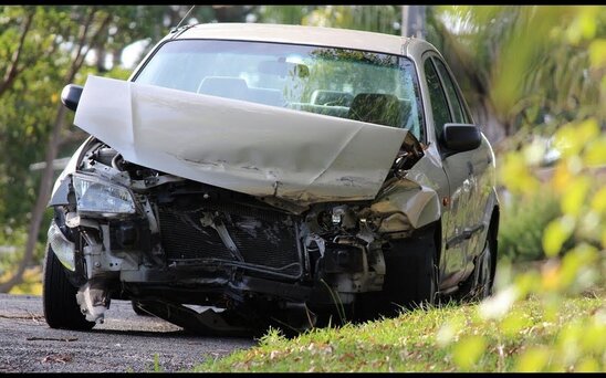Bakıda iki avtomobil toqquşub, xəsarət alan var