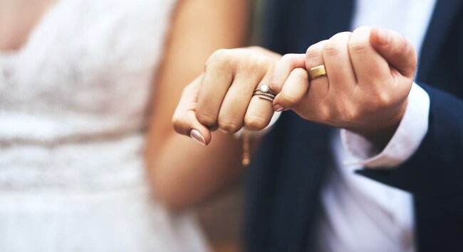 Azərbaycanda evlənmək istəyənlərə EV VERİLƏ BİLƏR - YENİ TƏKLİFİN DETALLARI